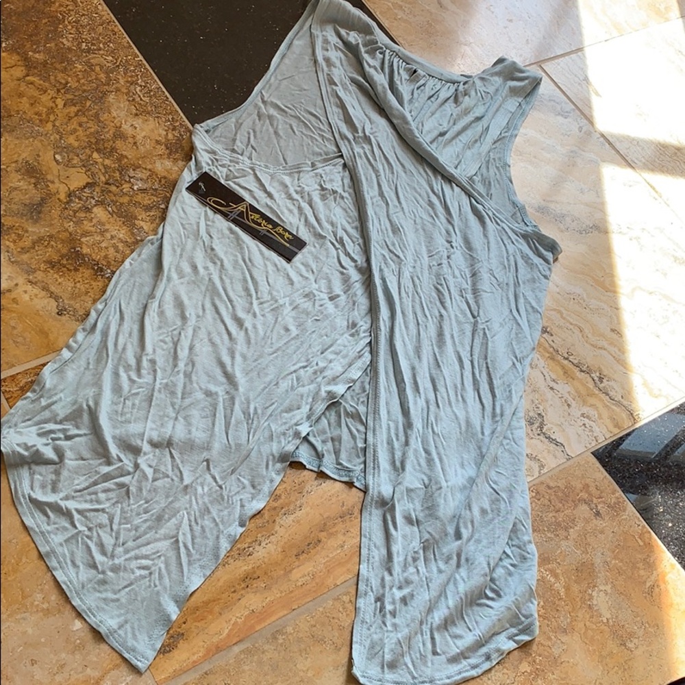 Astoria Born mint Supersoft stretch tulip back